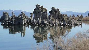 monolake.jpg (14838 bytes)